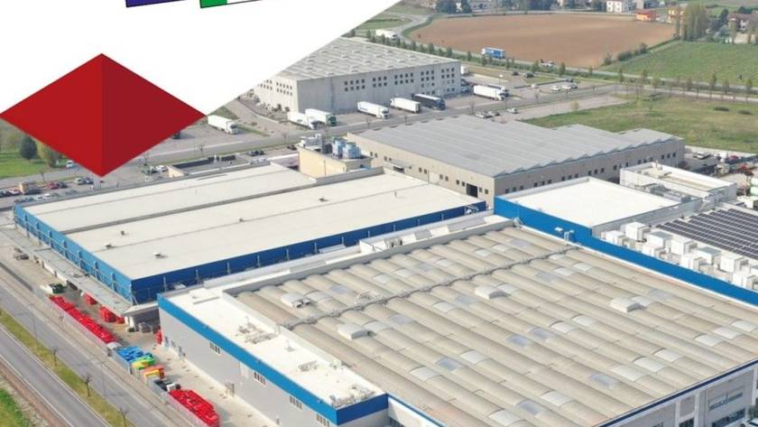 All'inizio del ciclo di lavoro, all'arrivo di ogni camion presso il nostro stabi...